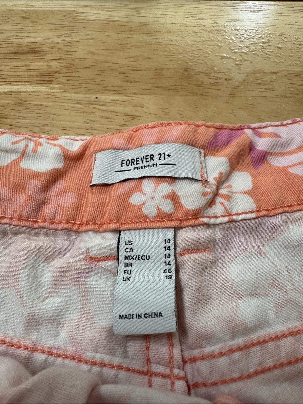Forever 21 Tropical Hibiscus Floral Denim Shorts Size 14 Barbiecore Y2K Boho - Picture 5 of 8